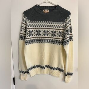Women’s size medium vintage Sigallo holiday sweater